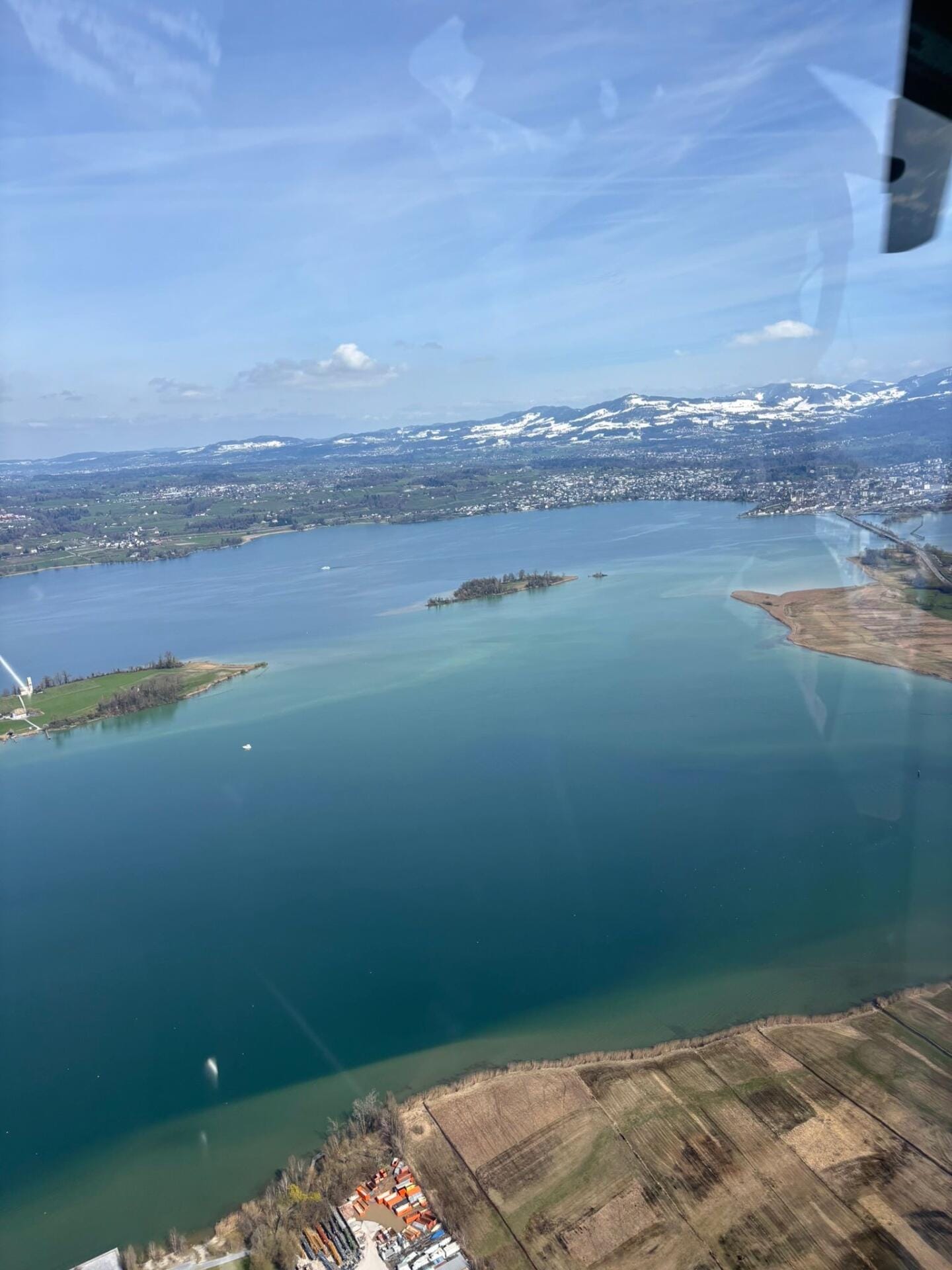 Pfäffikon SZ über den Seedamm Richtung Rapperswil
