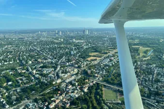 Rundflug um Frankurt City, C172 (150 PS)
