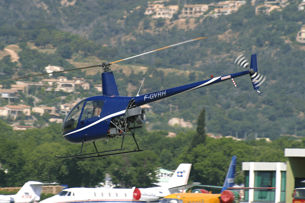 Robinson R22