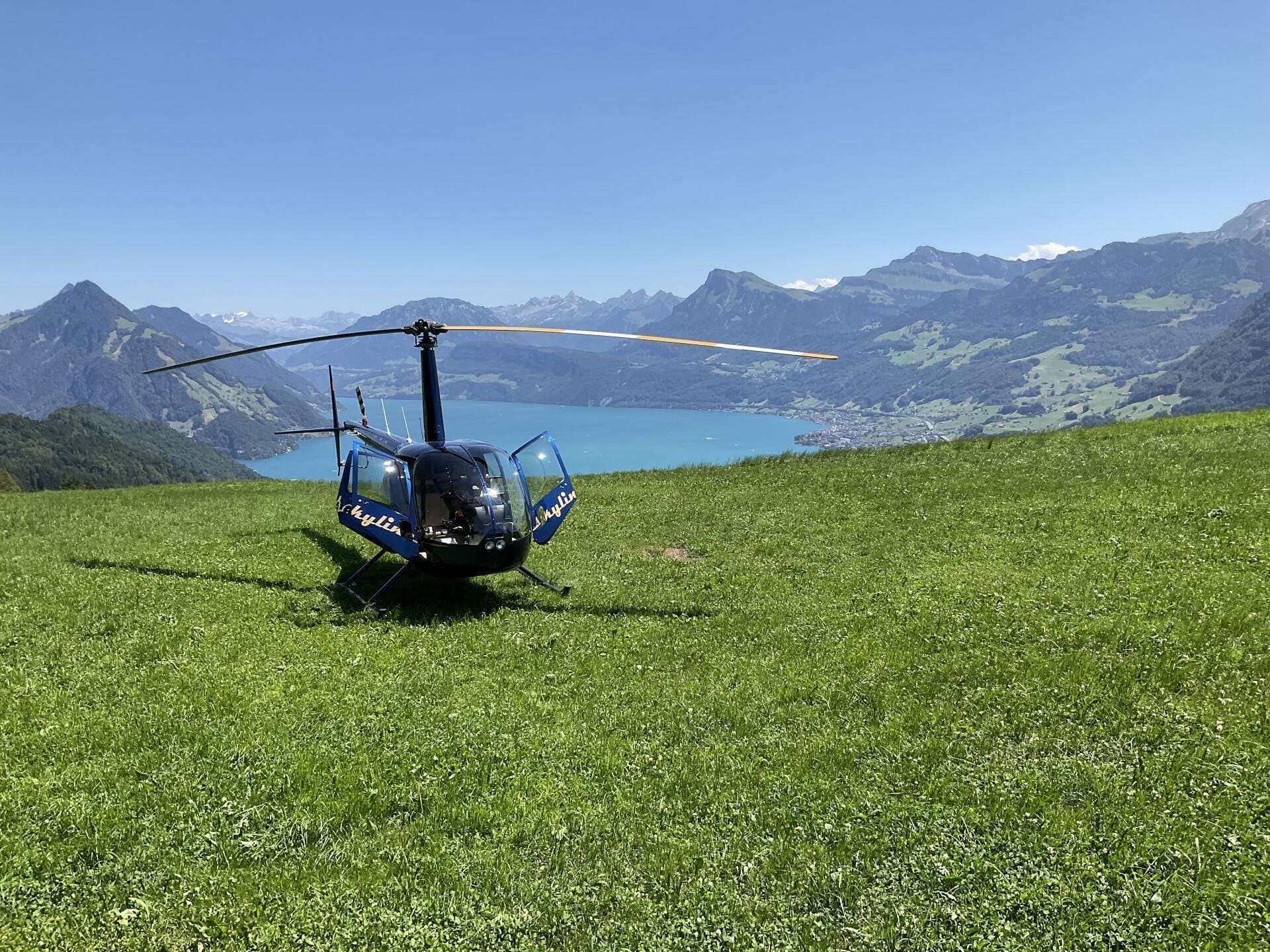 Helicopter: 5 Mountains in Central Switzerland
