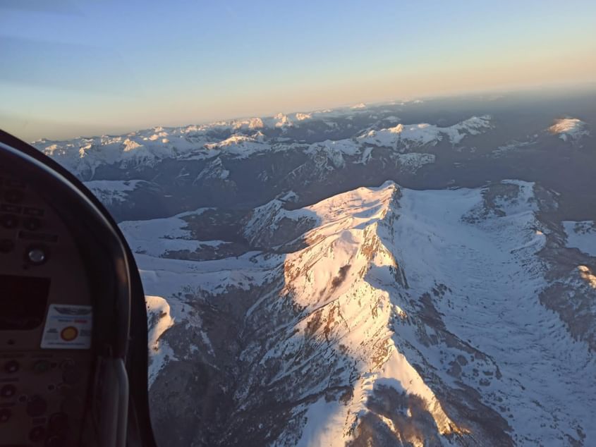 Survol du Pic du Midi et des vallées pyrénéennes depuis Pau