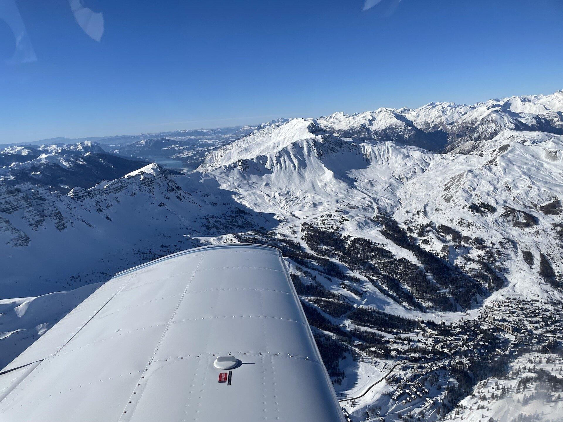 Vol d'excursion : ski à la journée vers Courchevel