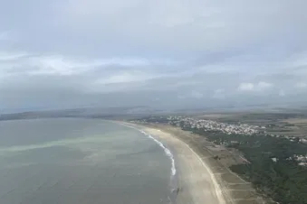 Noirmoutier et l’océan en panorama aérien