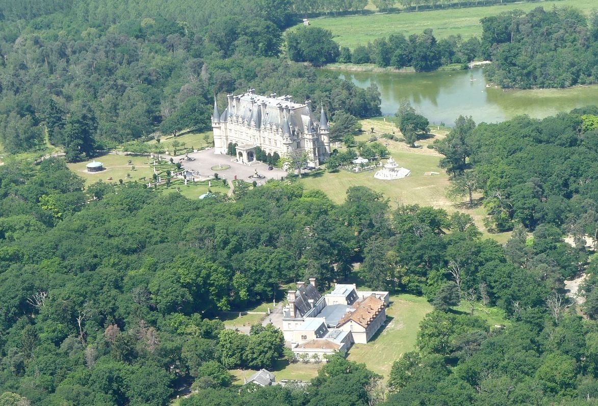 Balade aérienne : Châteaux et Abbayes