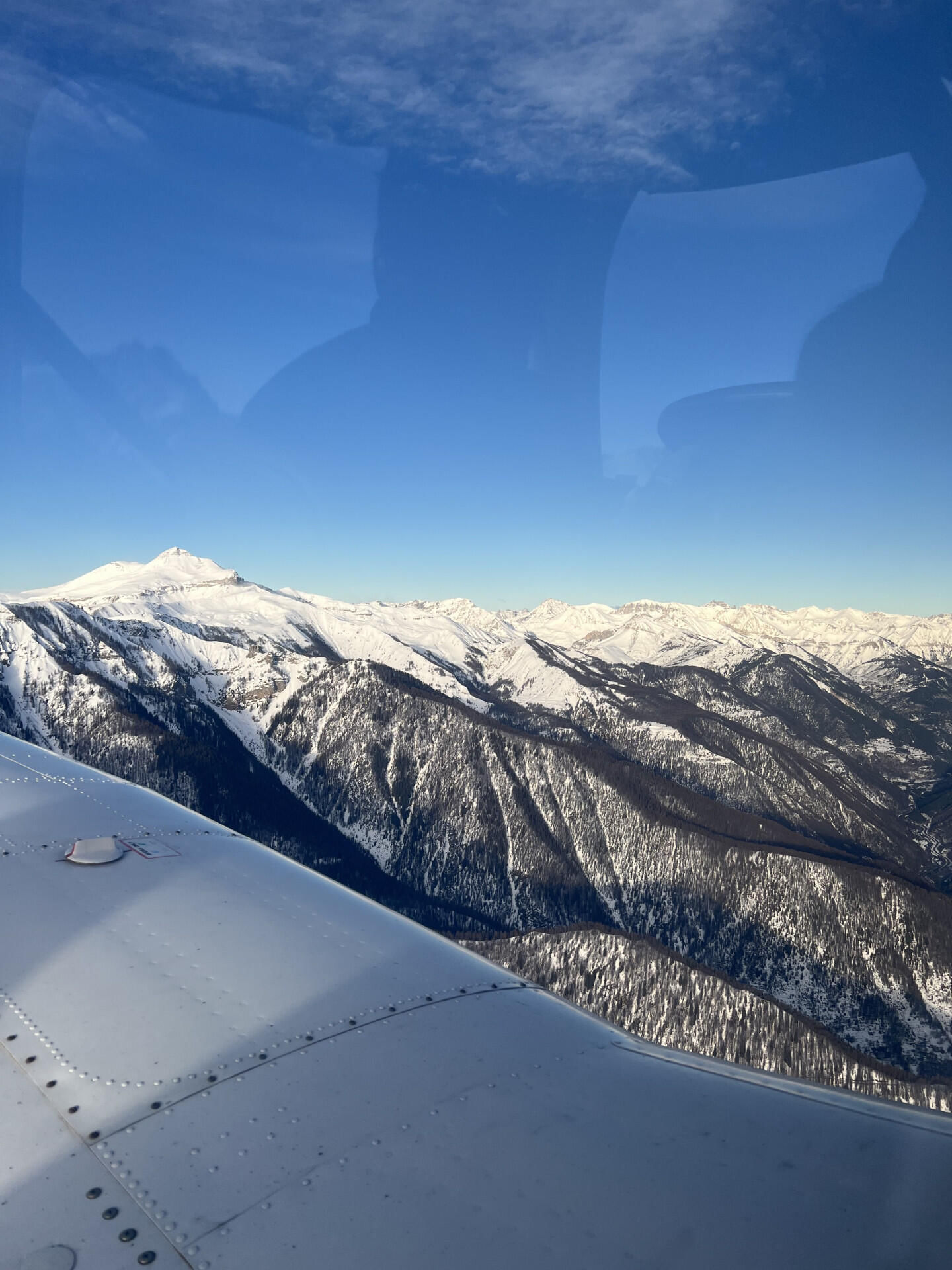 Montagnes enneigées des Alpes du Sud