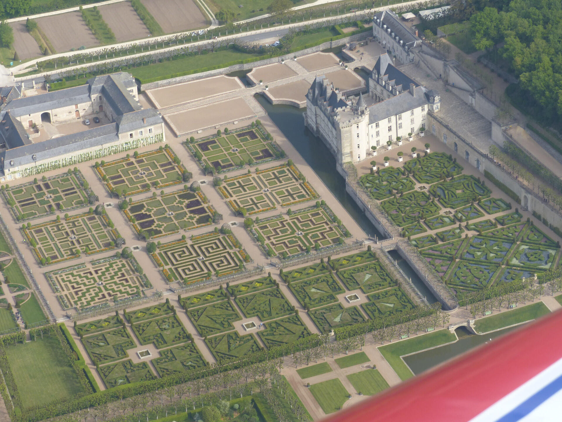 Survol des Châteaux d'Azay-le-Rideau et de Villandry