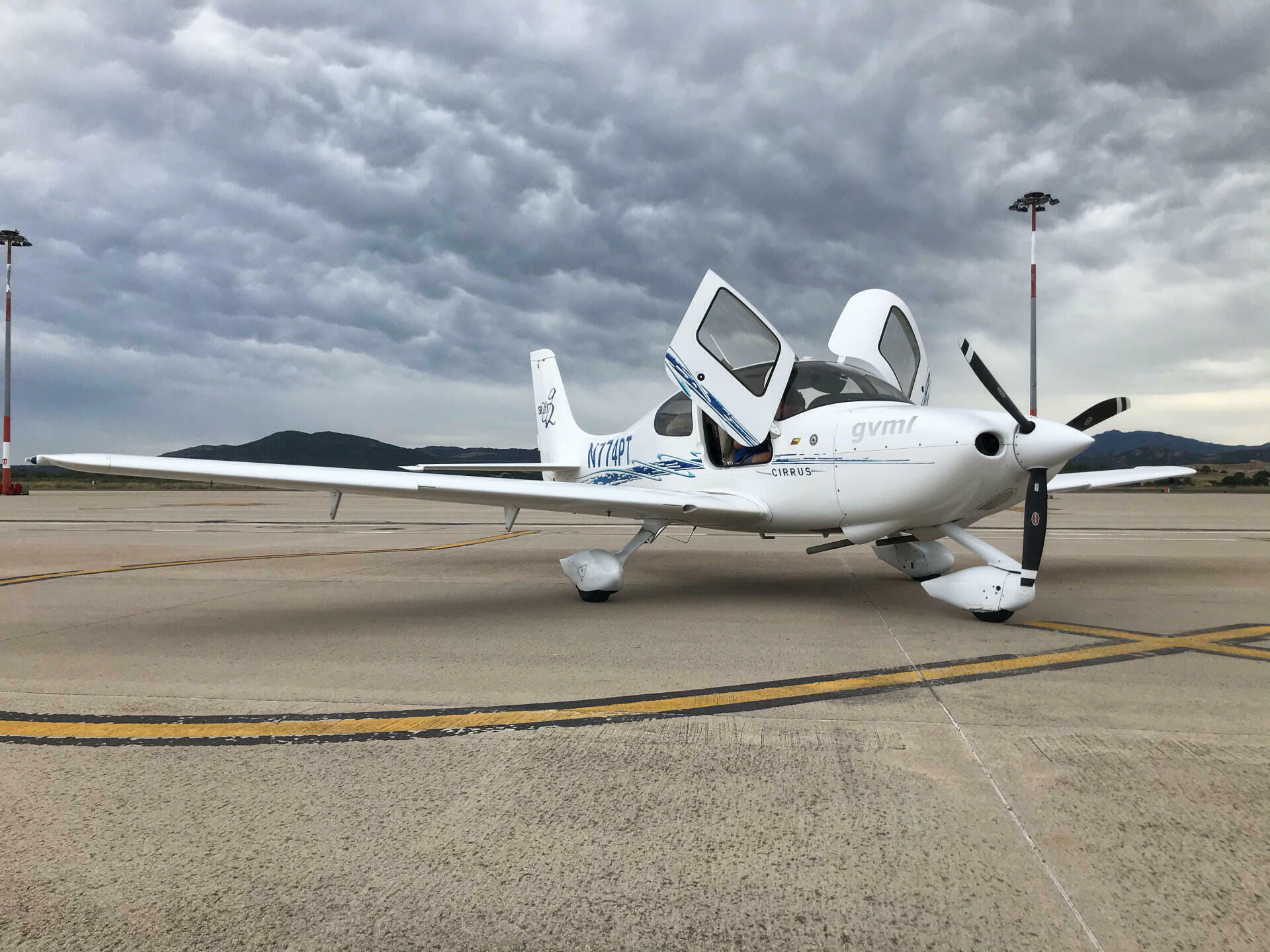 The one and only Cirrus, N774PT