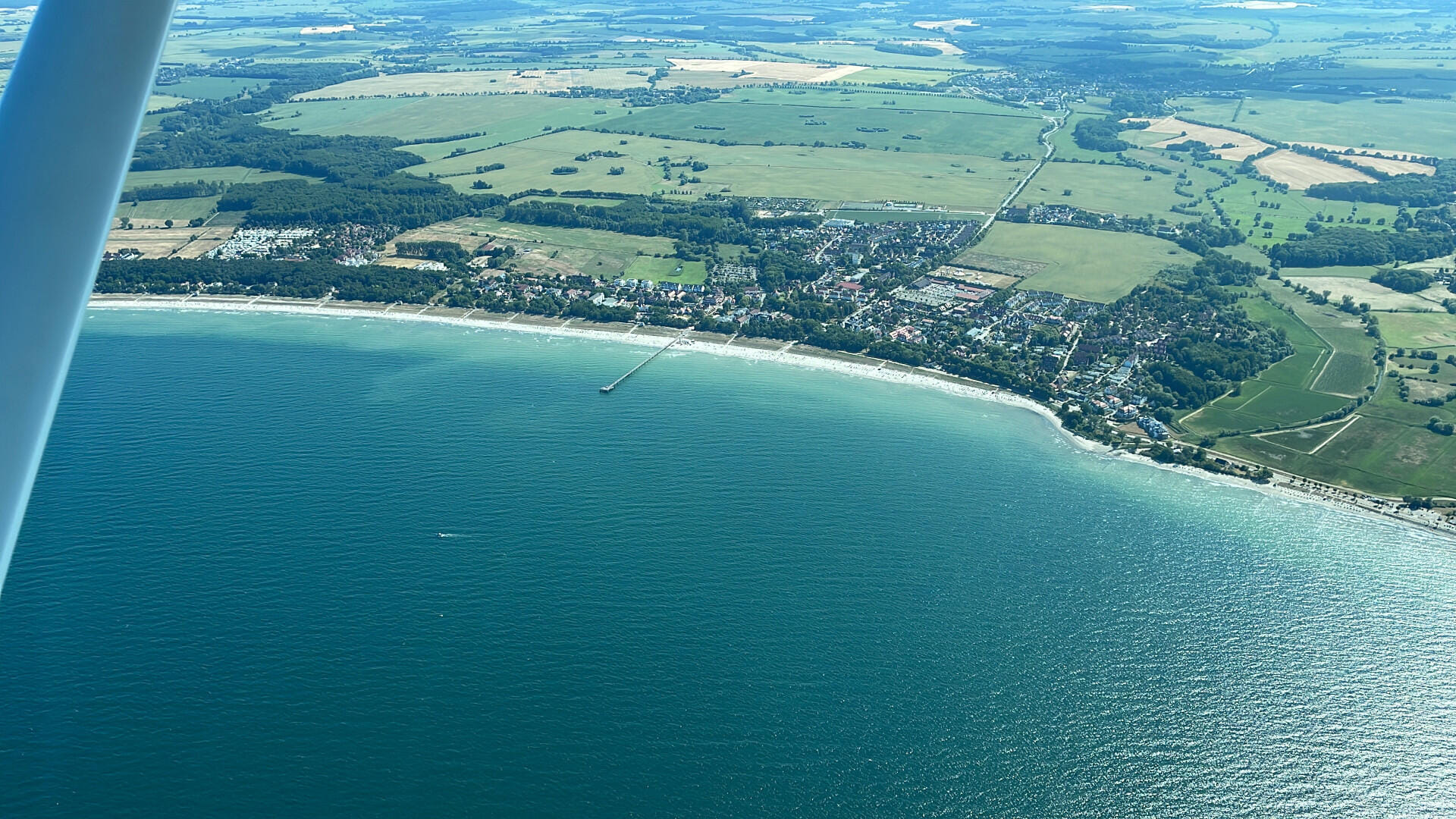 Rundflug entlang der Ostseeküste
