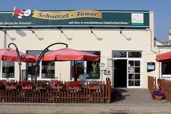 Fliegen und Schnitzel essen in Halle/Oppin