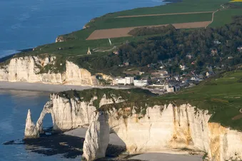 🛩️ Envolez-vous vers Étretat 🛩️