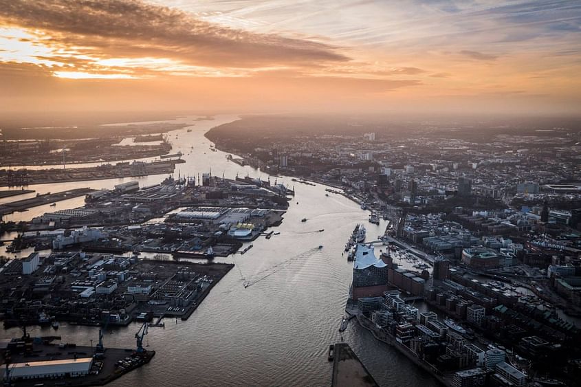 Rundflug über Hamburg