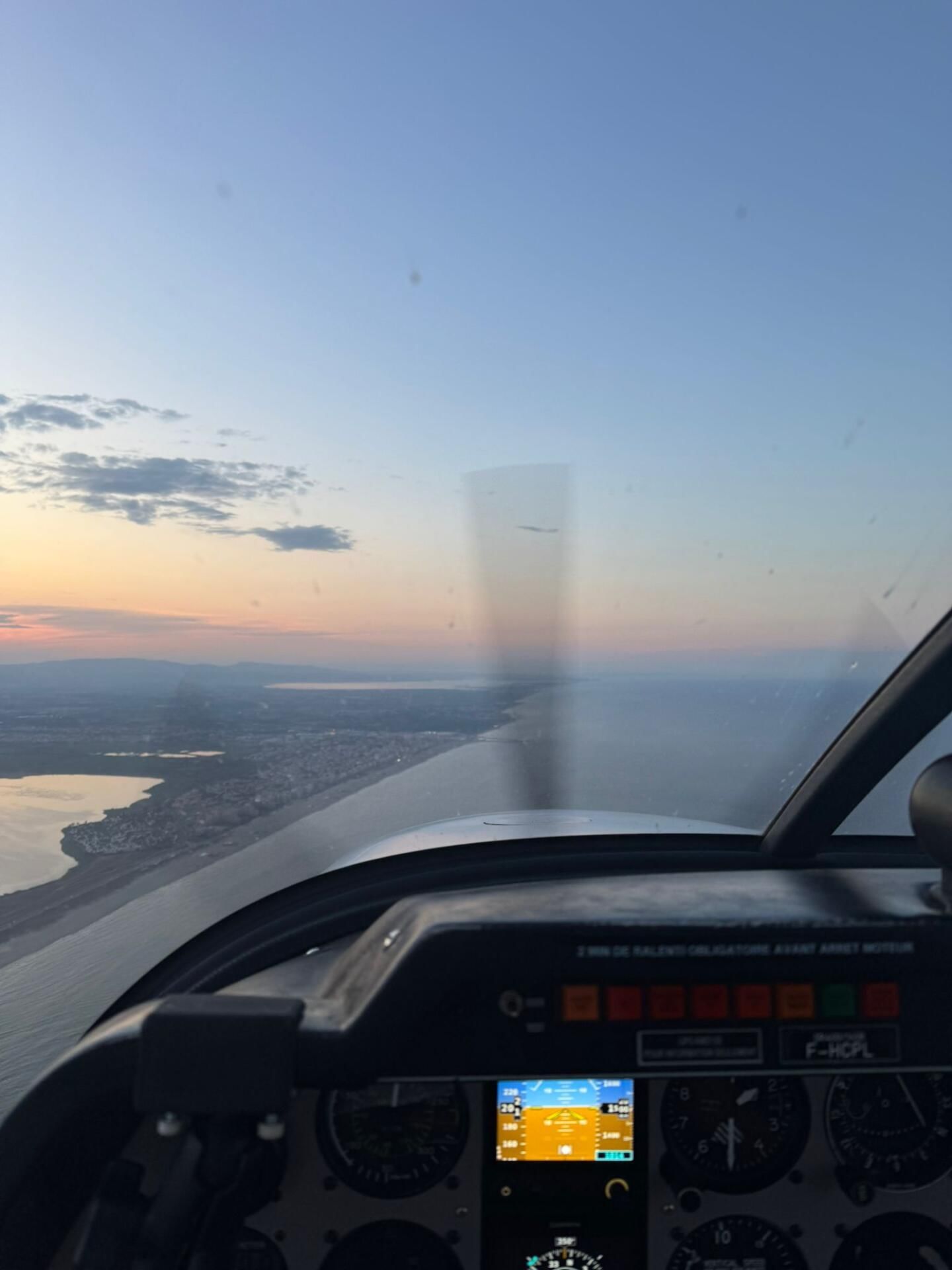 Survol de la côte Vermeille