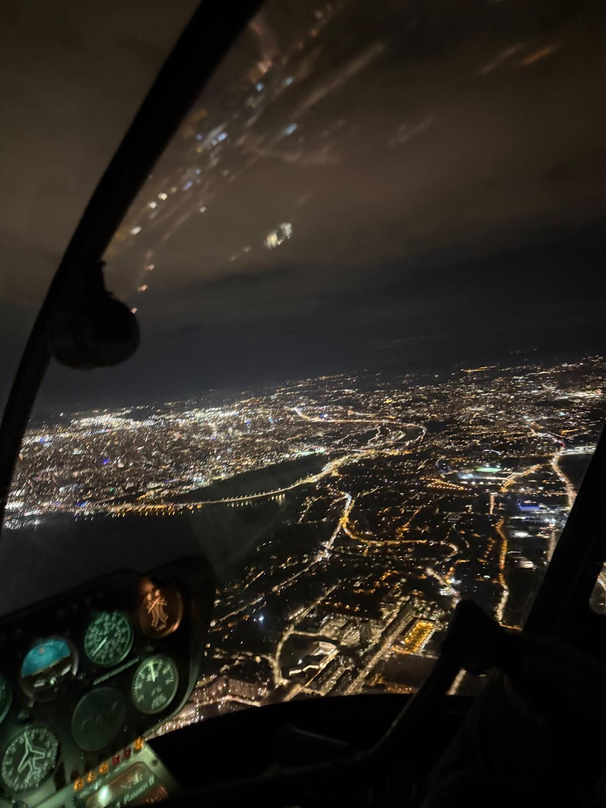 Vol de nuit en hélicoptère autour de Lyon