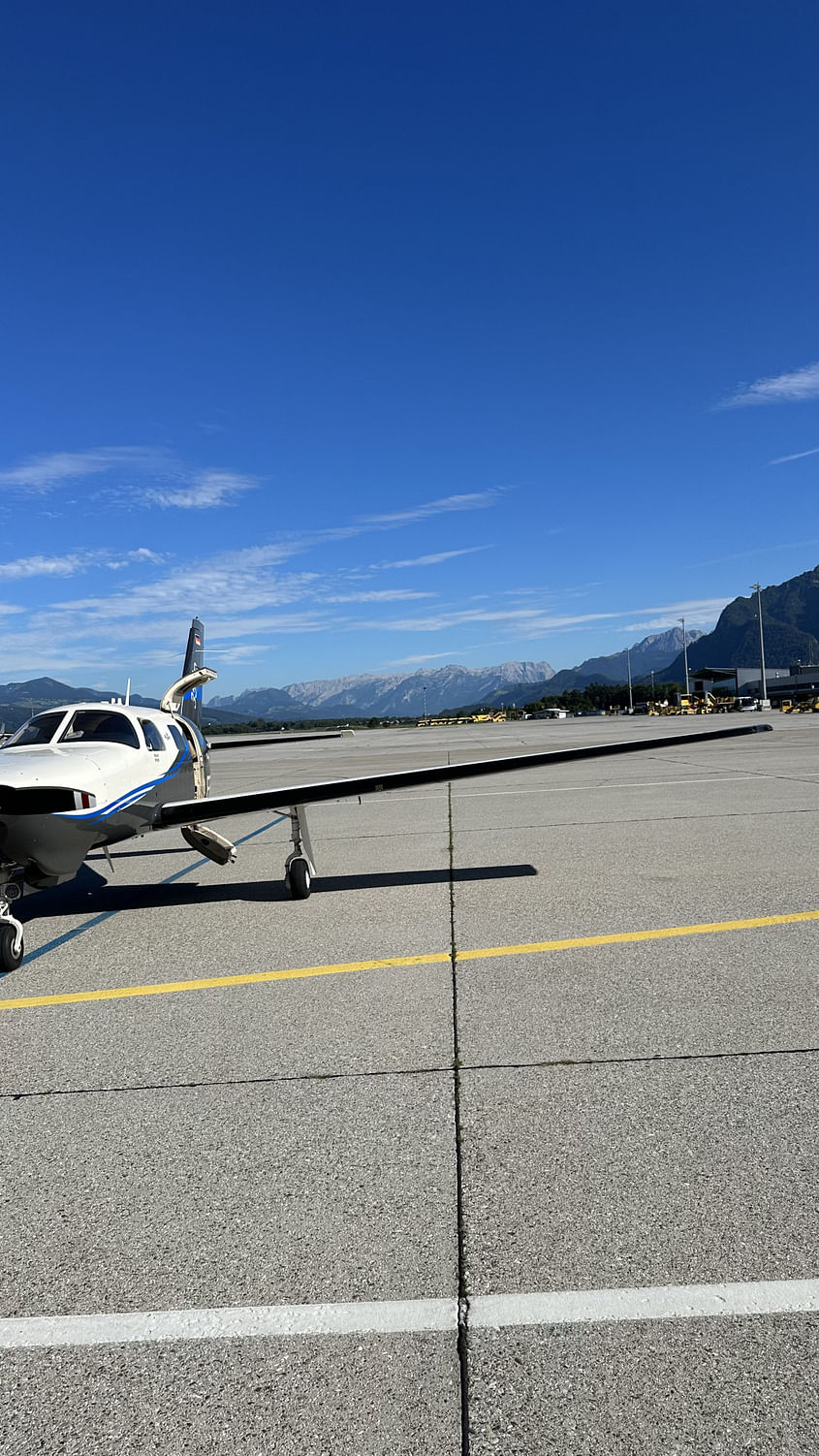 Luxus über den Wolken - Traumflug nach Elba in Piper Mirage