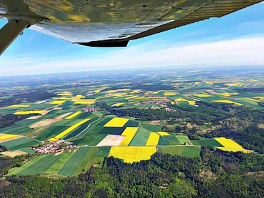 Genießen Sie einen Wald- oder Weinviertel Rundflug