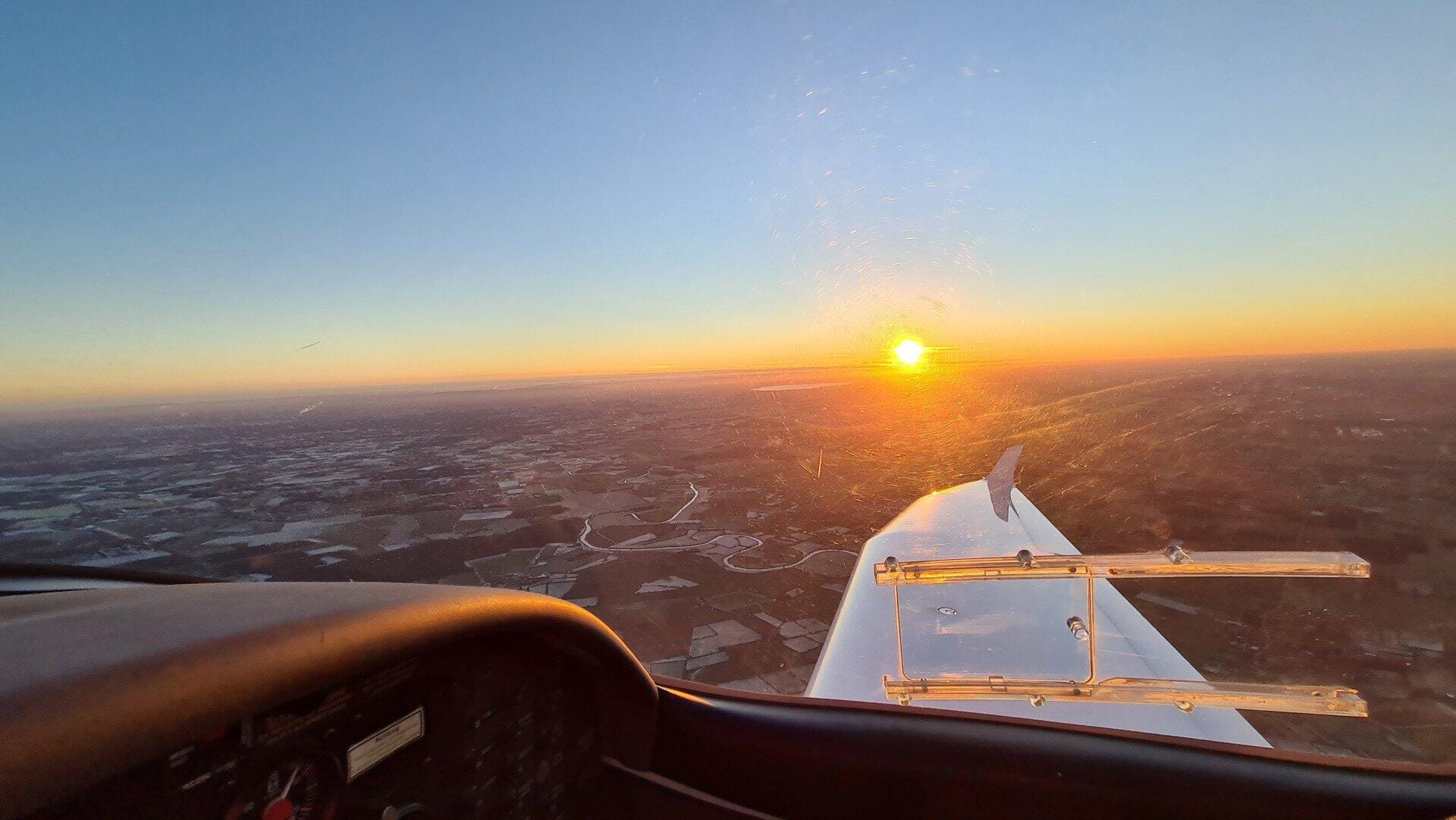 Dämmerungs-/Sonnenuntergangsflug (1 P.)