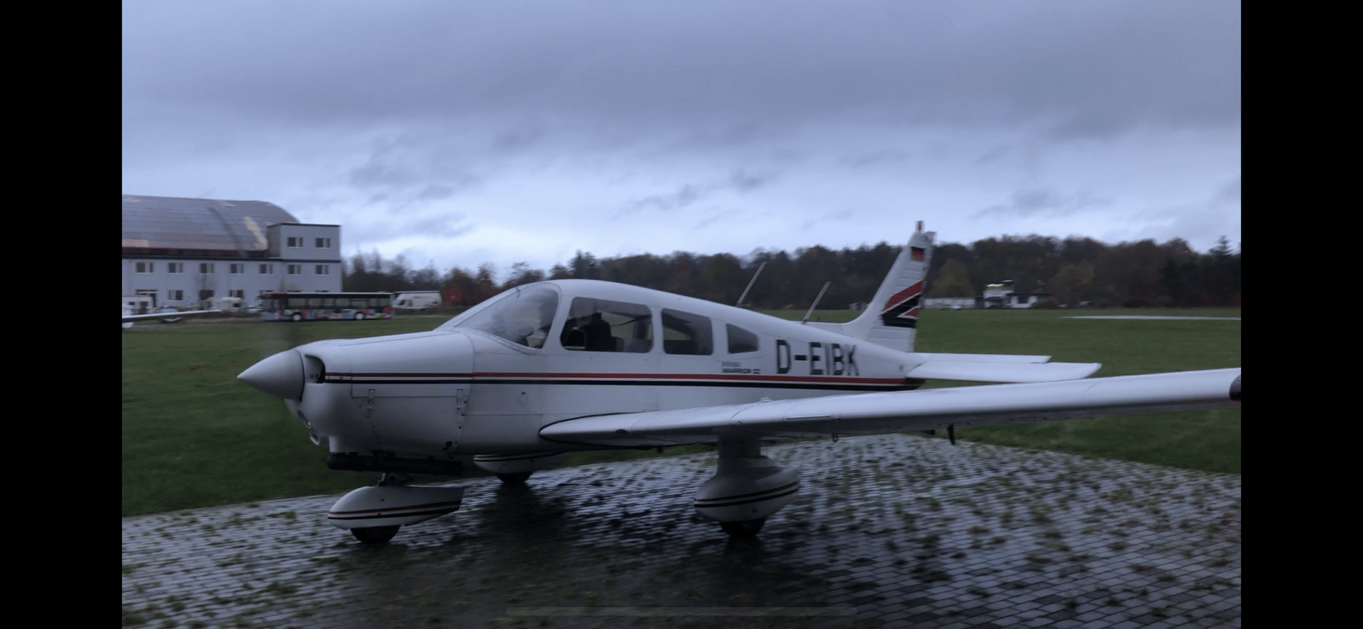 Papier 28 Warrior II