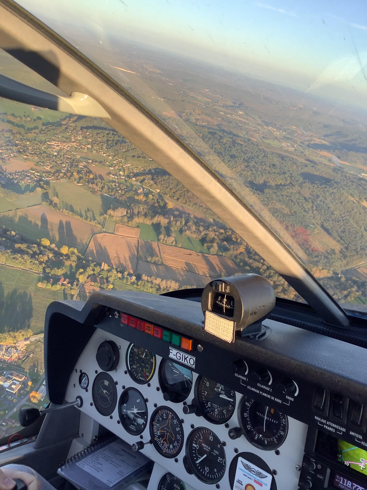 Survol des forêts au sud de Périgueux en fin de journée