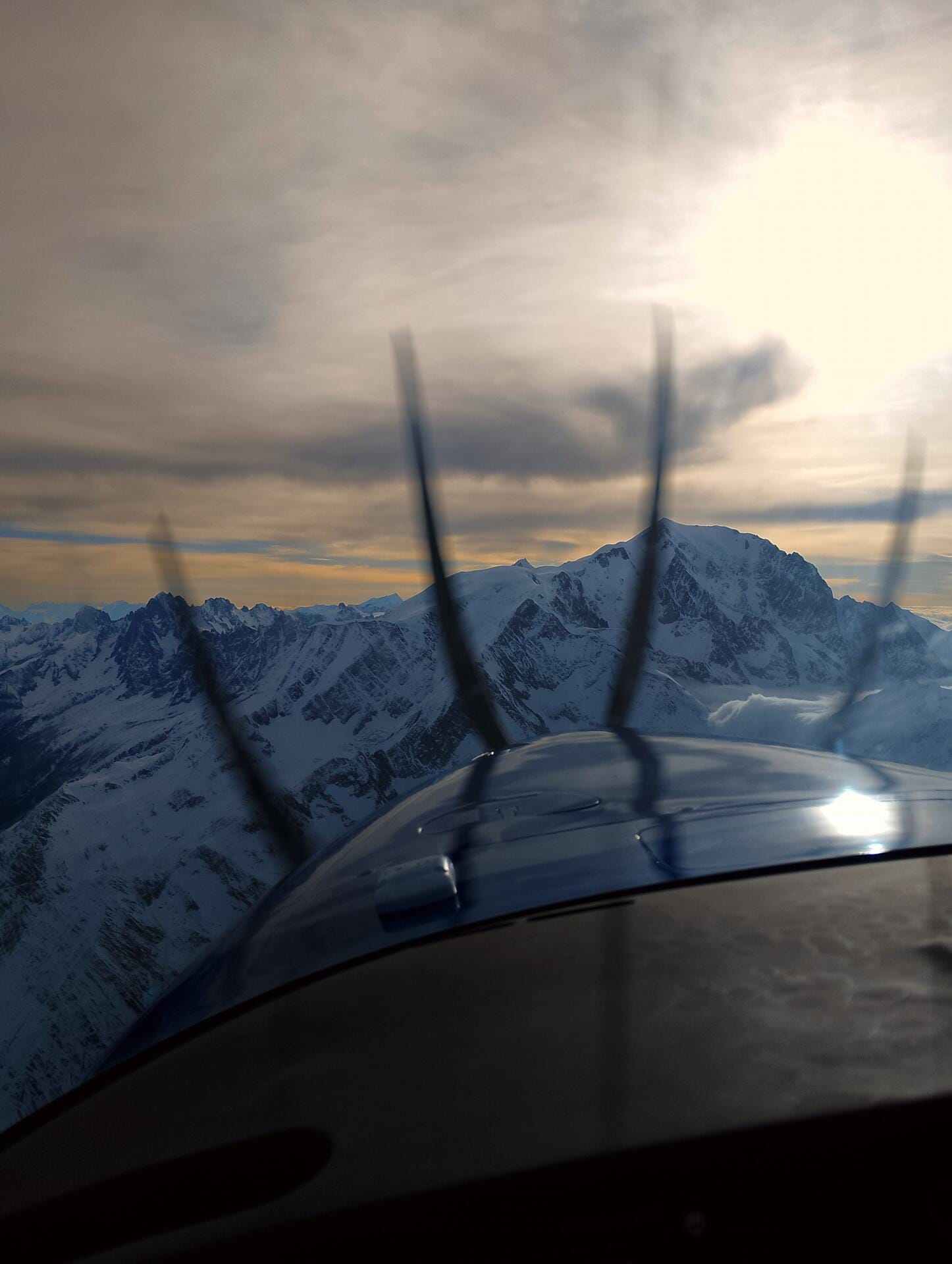 À bord d’un biplace, découvrez le Mont Blanc autrement