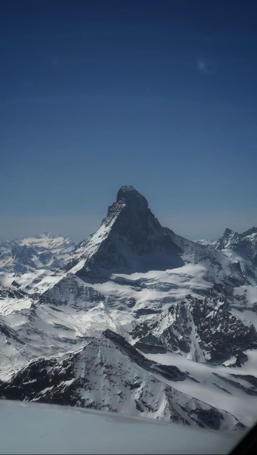 Exklusiver Rundflug über die Schweiz