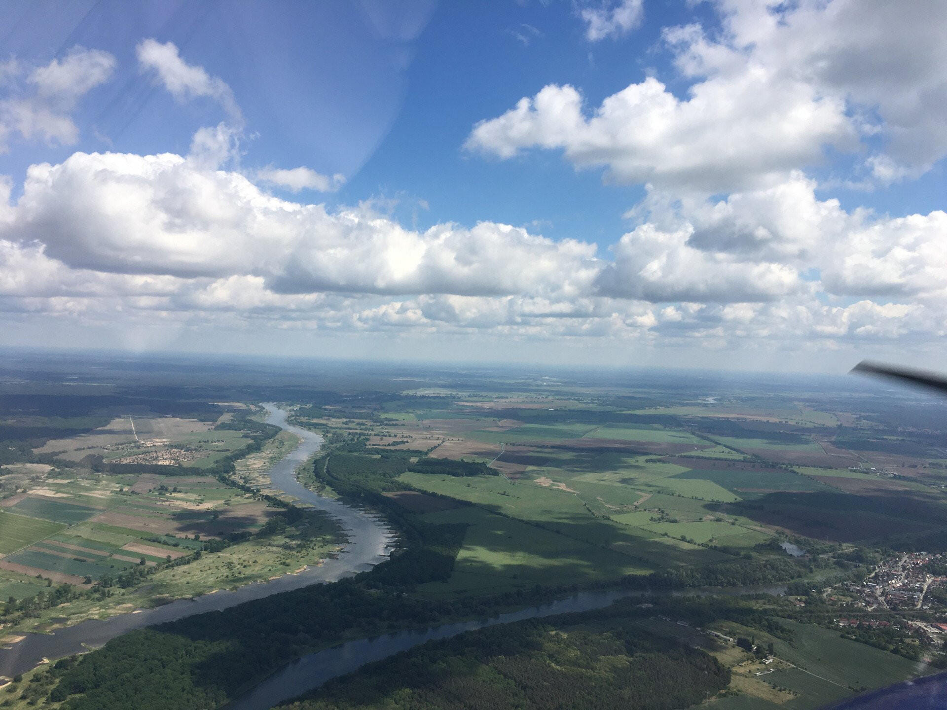 Flug über Frankfurt/O. nach Eisenhüttenstadt ( Kaffe&Kuchen)