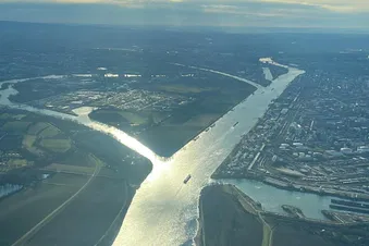 Schlösser-Rundflug über Neustadt, Karlsruhe und Schwetzingen