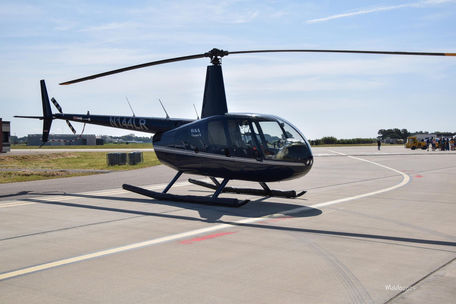 Robinson R44
