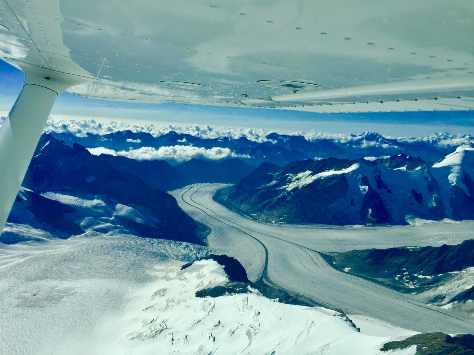 Sion via Aletschgletscher mit Landung / Coffee break in Sion
