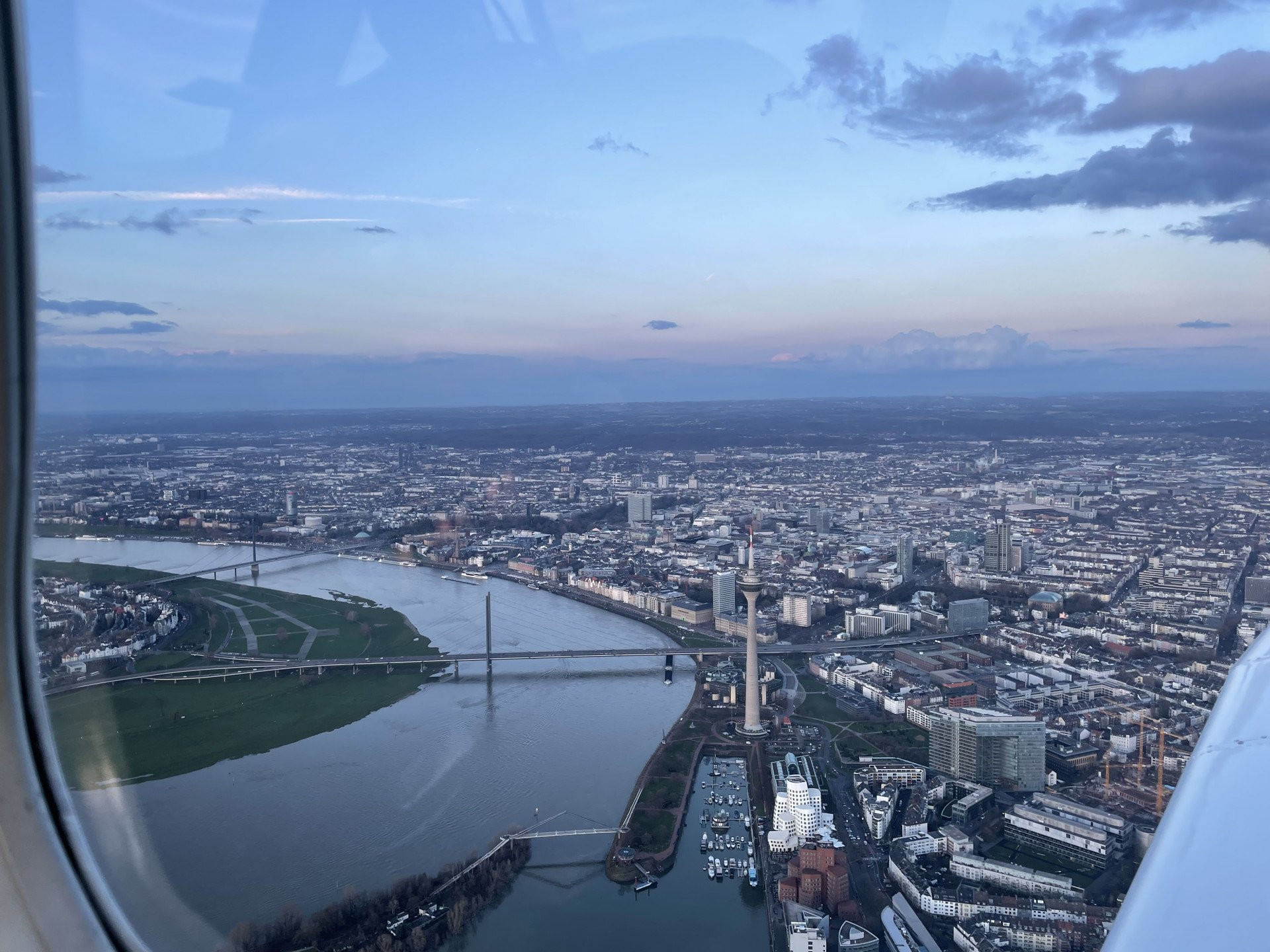Düsseldorf Sundowner Nightflight