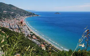 Albenga Riviera avec transit par Monaco
