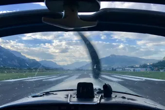 Eine Pizza in Trento* ex. Airforce Marchetti F260 (James Bond Marchetti)