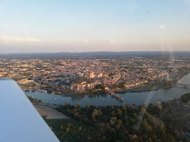 Un vol, deux ponts (Gard et Avignon)