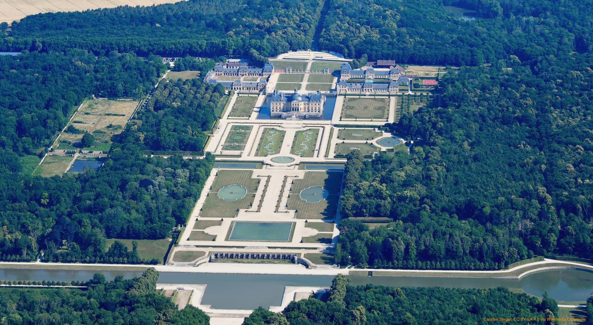 Tour aérien des châteaux et parcs autour de Paris