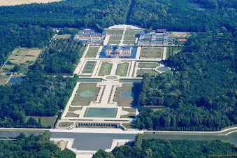 Tour aérien des châteaux et parcs autour de Paris