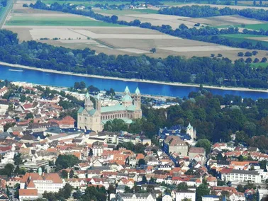 TagesausFLUG 🛩️ nach Speyer mit Stadtführung 🥸