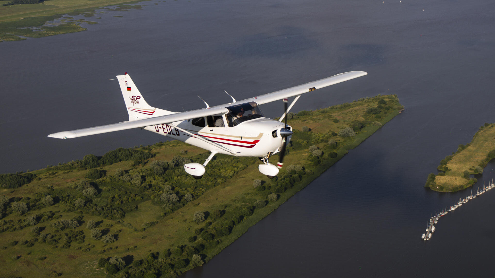 Hamburg von oben in einer Cessna 172SP
