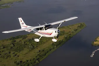 Hamburg von oben in einer Cessna 172SP