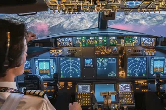 Echtes Cockpit / Professioneller Flugsimulator B737-800NG