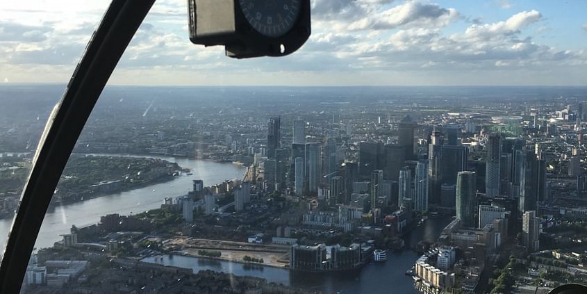 Helicopter flight over Central London via Heli Lanes