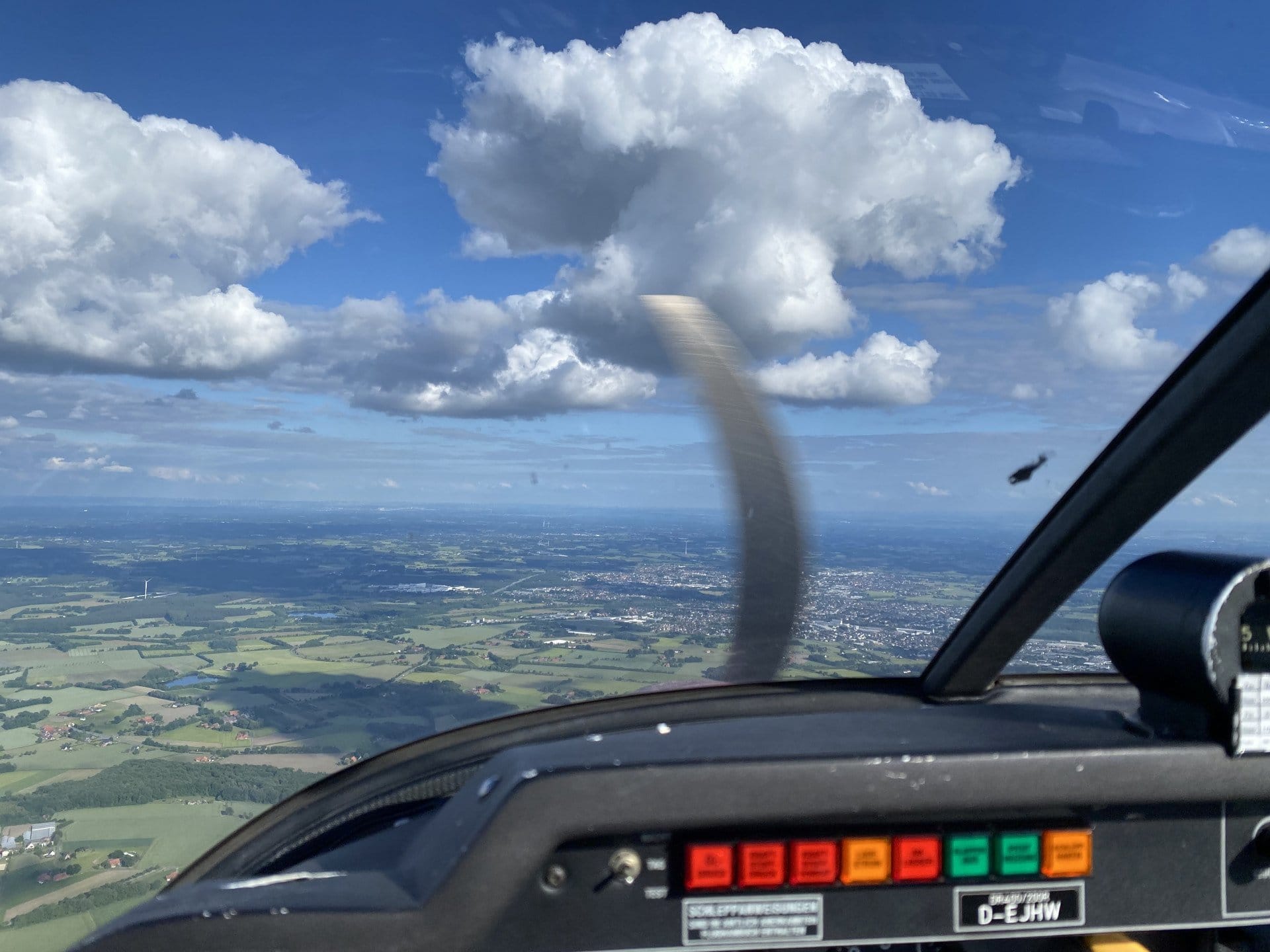 Waffelschmaus am Flugplatz Höxter (3P.)