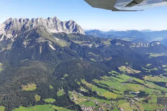 Alpenflug, Wilder Kaiser, Landung in Zell am See