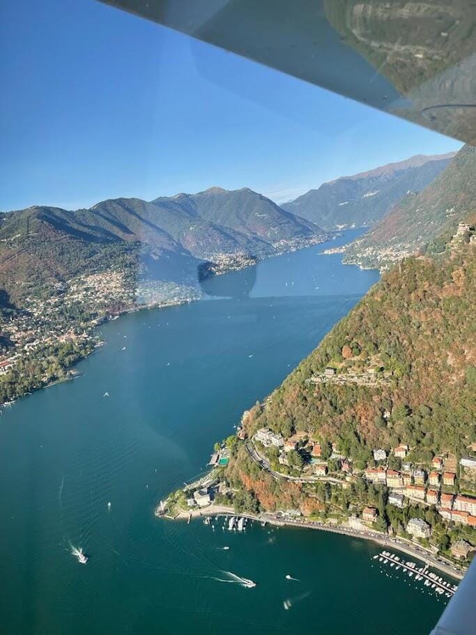 Scenic sightseeing on Como Lake... with air conditioning!