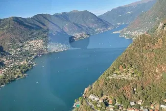 Scenic sightseeing on Como Lake... with air conditioning!