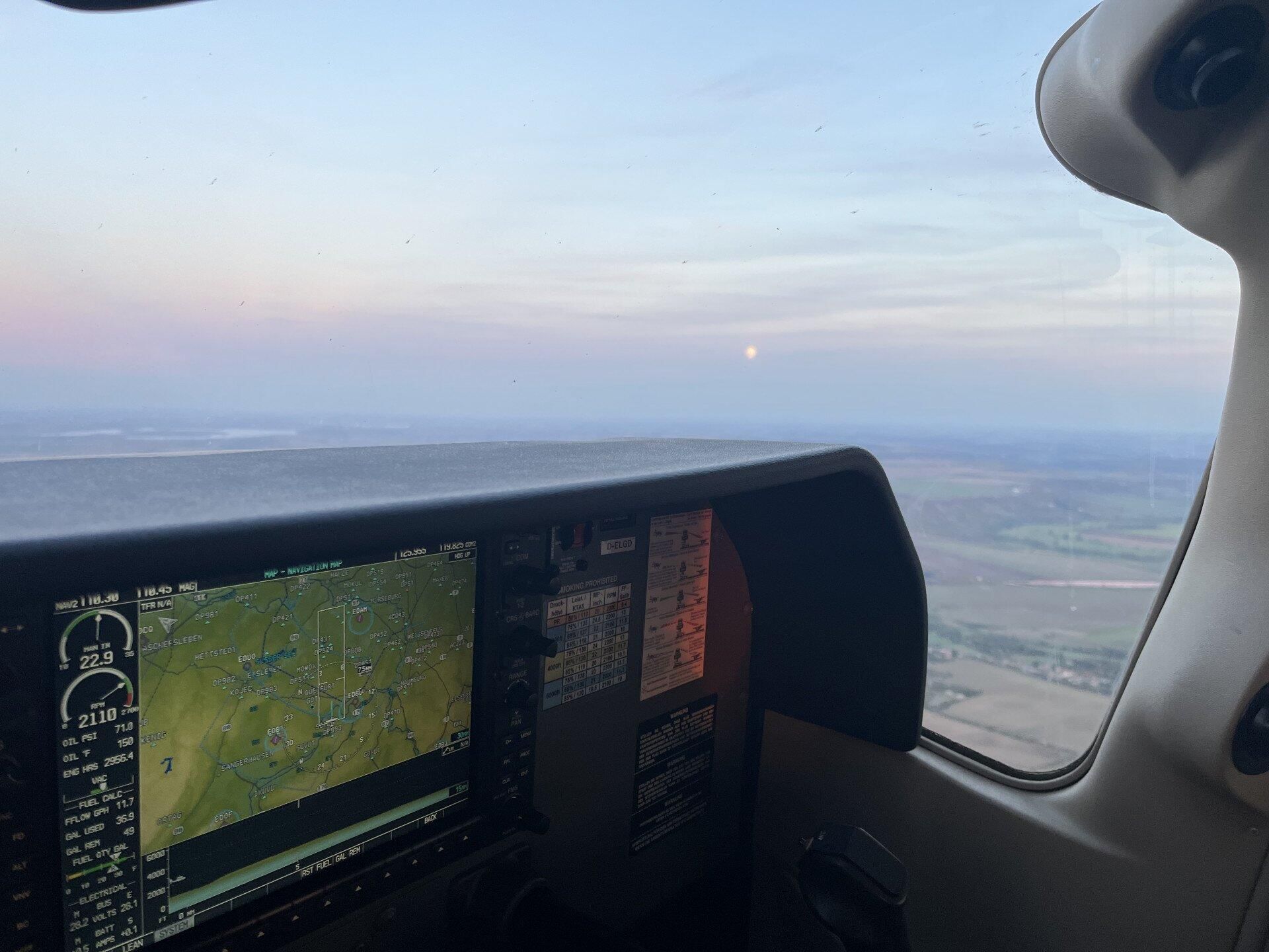 Sonnenuntergang Rundflug Halle Oppin C182 30 min