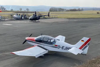 Waffelschmaus am Flugplatz Höxter (1P.)