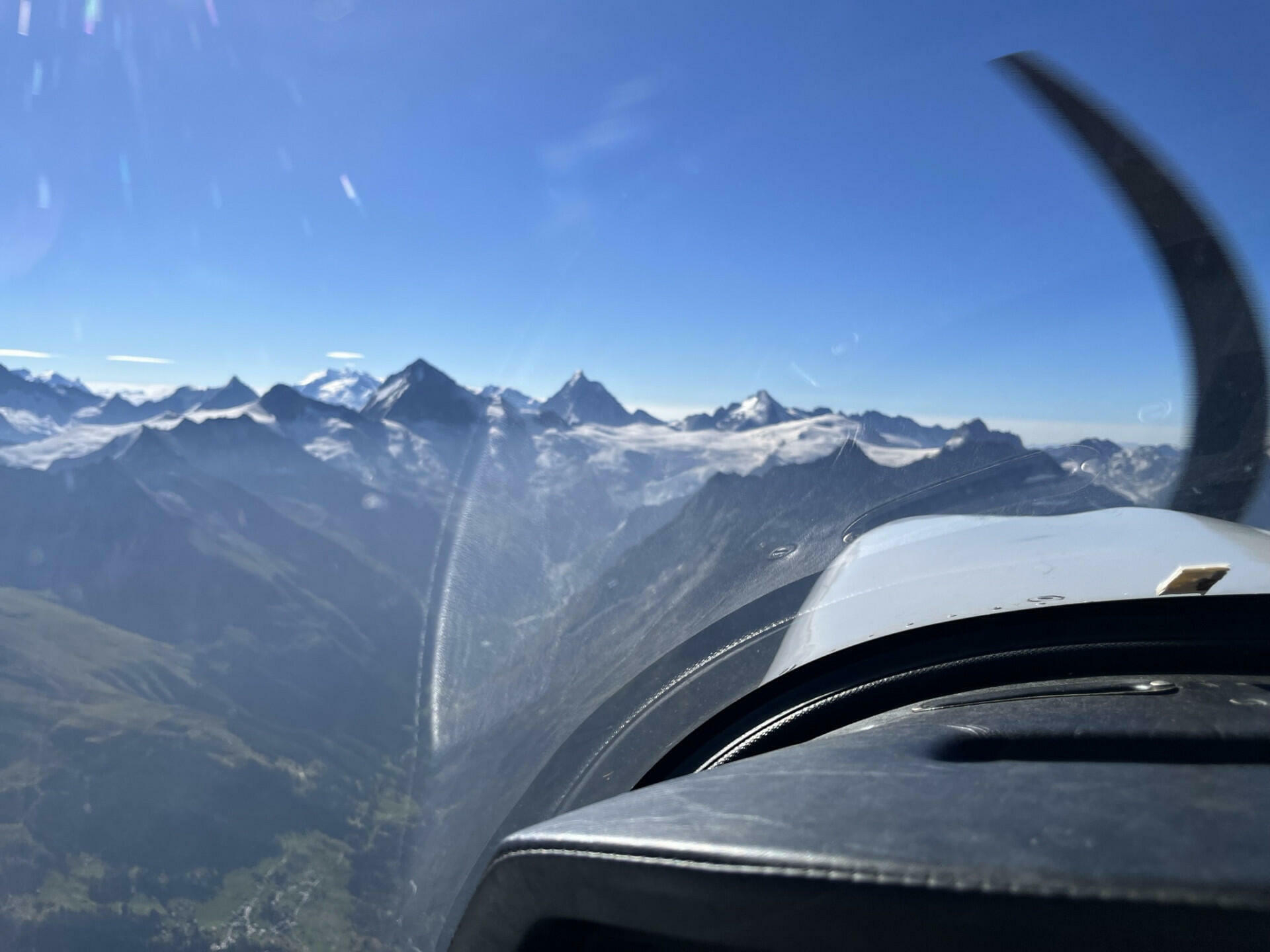 Survol des alpes avec pause midi à Locarno ou Lugano