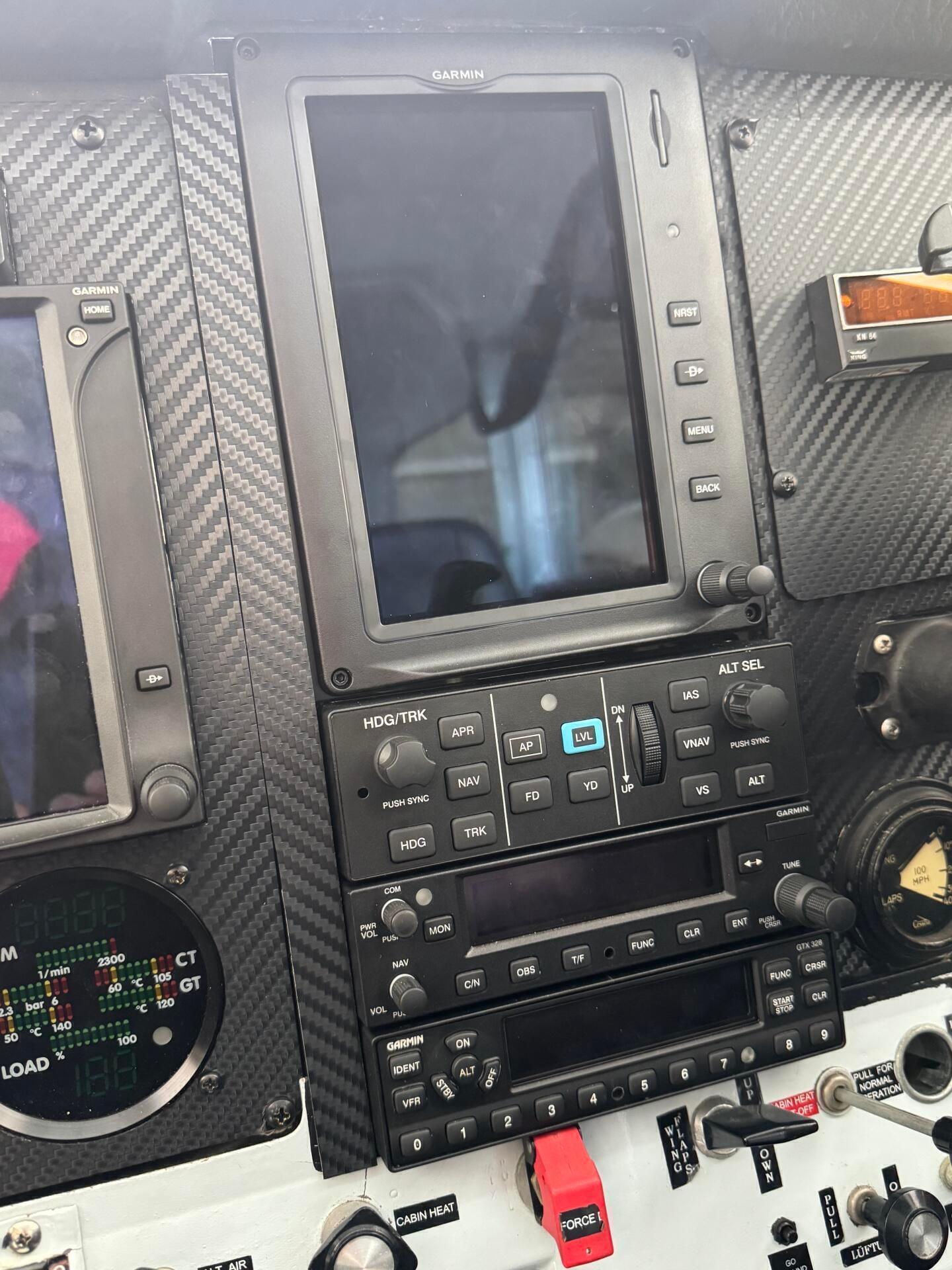 Der 3-Achs-Autopilot erlaubt mit Ausnahme von Start und Landung vollständig automatisierte Abläufe. Exakte Navigation und sanfte Steuerungsbewegungen für ein angenehmes Fluggefühl