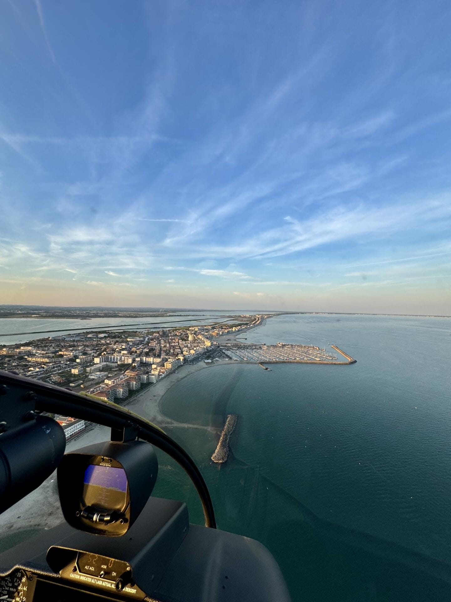 Hélicoptère Montpellier et son bord de mer