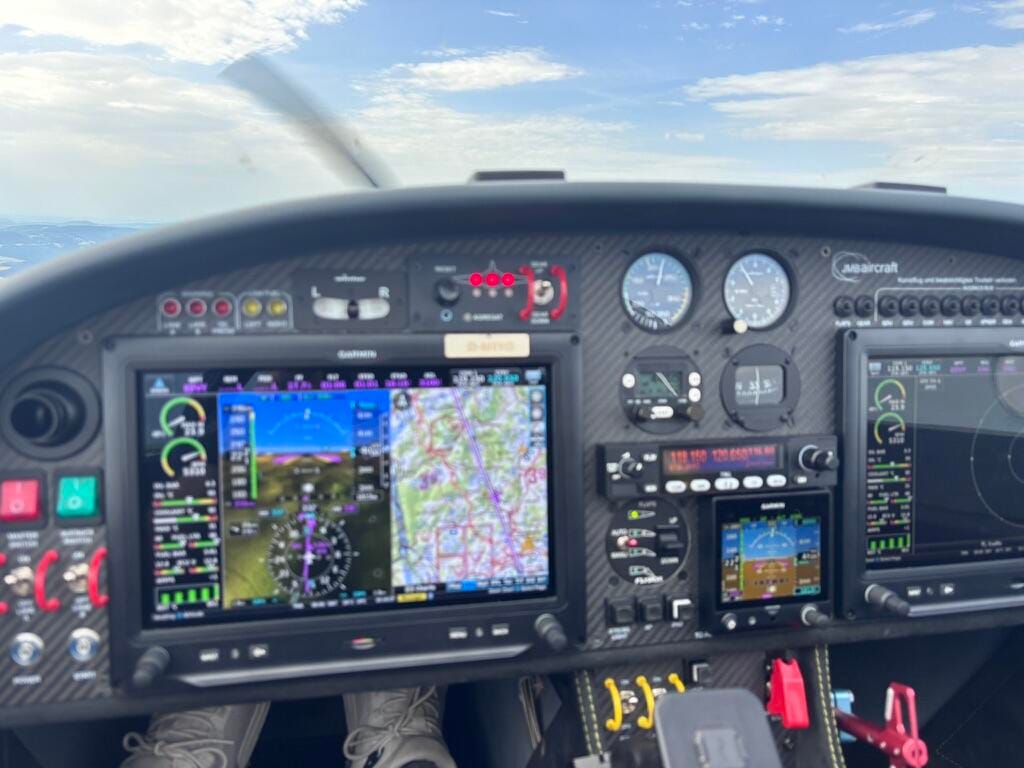 Modernes Garmin Cockpit