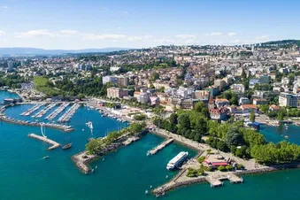 Les beautés de la chaîne du Jura et des lacs suisses romands
